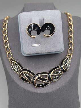 Vintage Trifari Black Enamel Oval Link 17" Necklace & Post Earrings 1990s